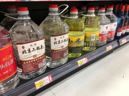 塑料容器适宜装白酒吗？对人体健康有没有影响？